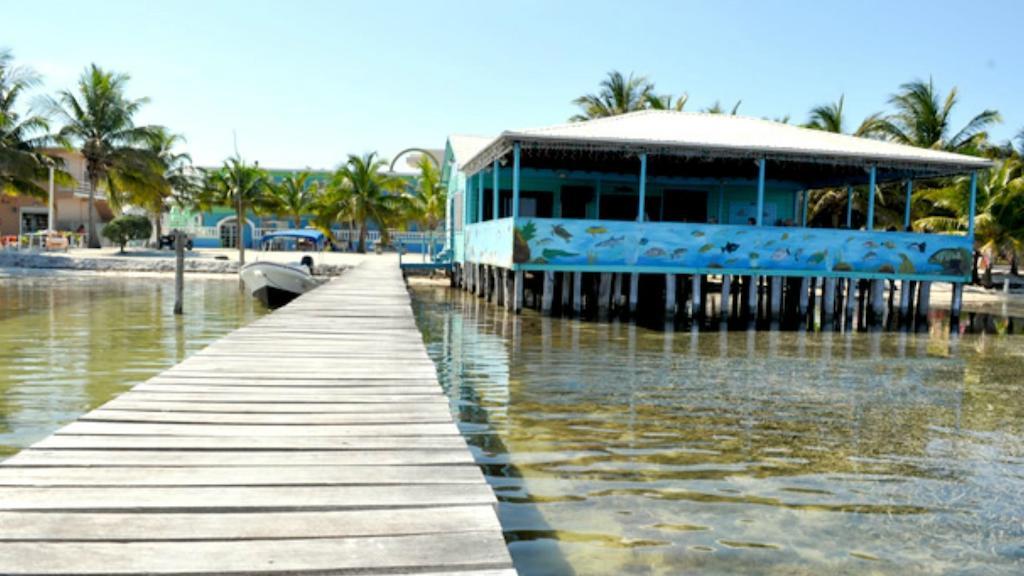 Rainbow Hotel Caye Caulker Eksteriør bilde