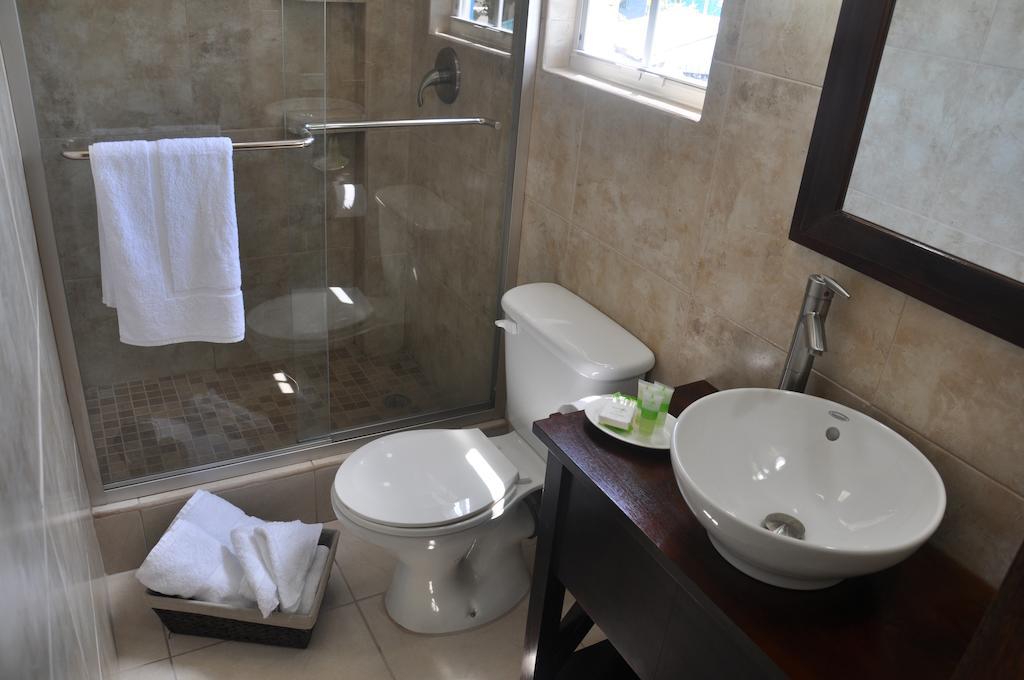 Rainbow Hotel Caye Caulker Rom bilde